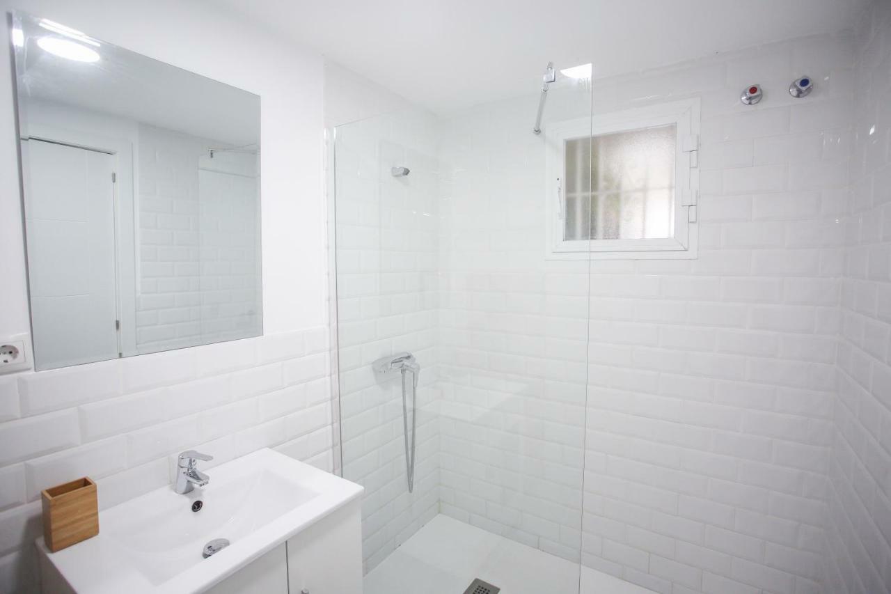 Apartamento En La Carihuela Con Piscina Y Parking, Al Lado De La Playa Apartment ตอร์เรโมลิโนส ภายนอก รูปภาพ
